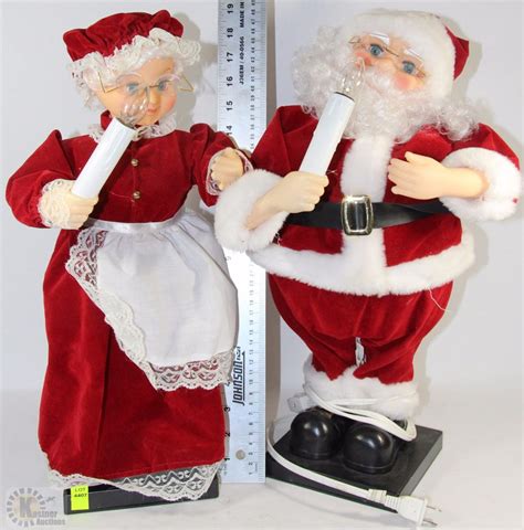 Light Up Animated Mr And Mrs Santa Claus