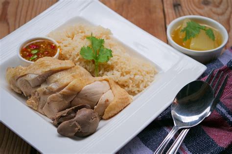 Riz au poulet hainanais (fr); Hainanese Chicken Rice - Kuali