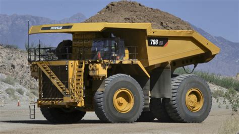 Caterpillar Announces Two New Ultra Class Mining Trucks
