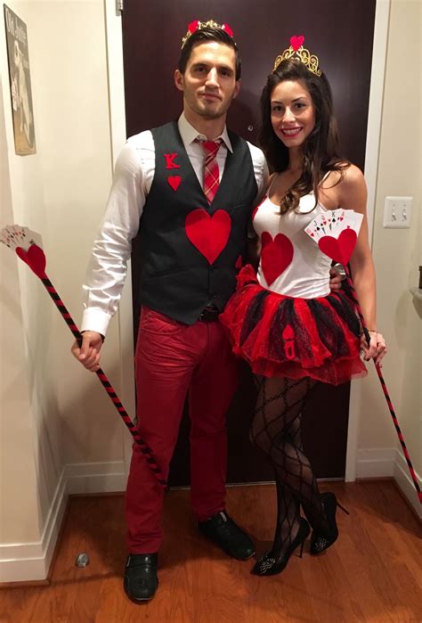 Diy King And Queen Of Hearts Cute Creative Couples Halloween Costume Halloween Outfits Cute