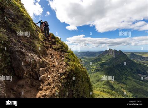 Le Pouce Peak Hi Res Stock Photography And Images Alamy