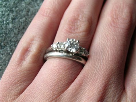 What are the differences between engagement rings, wedding rings and bands and what is the meaning behind them. Wedding ring - Celebrity Wiki