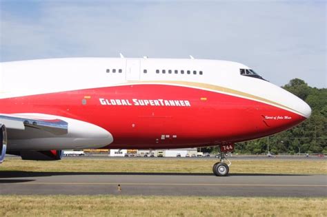 Photos Boeing 747 400 Becomes Firefighting Supertanker