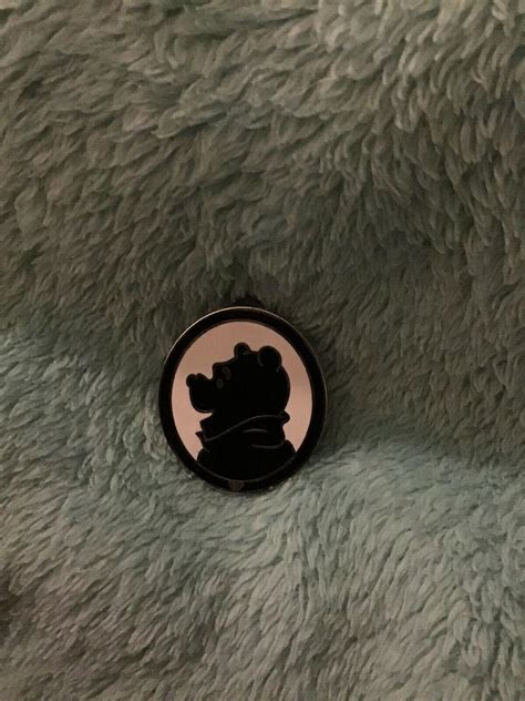 Disney Winnie The Pooh Hidden Mickey Pooh Bear Silhouette Pin