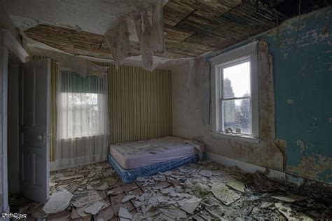 Very Decayed Bedroom Inside An Abandoned House In Rural Ontario X