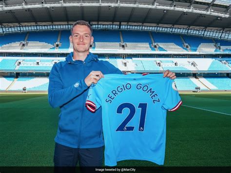 Manchester City Complete Signing Of Spanish Defender Sergio Gomez