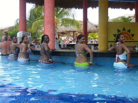 Girls At The Swim Bar Picture Of Grand Bahia Principe Coba Akumal Tripadvisor