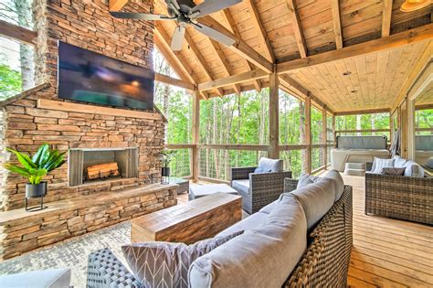 New Sevierville Cabin W Hot Tub And Indoor Pool In Sevierville W 4 Br