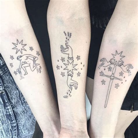 The star tarot card is sometimes called the. Star Sisters #stickandpoke's based on #tarot card The Star Thanks girls! | tattoo | Pinterest ...