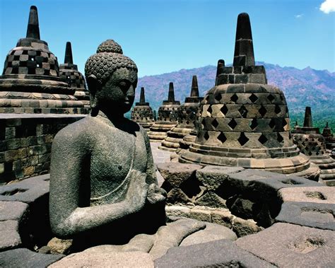 Borobudur The Biggest Buddhist Monument Best Indonesia Travel