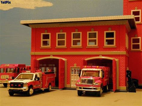 Ho Scale Fire Station Fire Station Roll Out 187 Diorama Fire