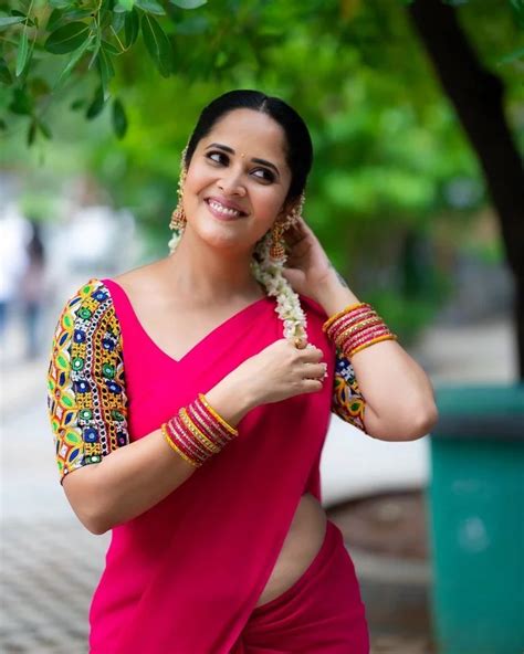 Anasuya Stunning Looks In Pink Saree Telugu Rajyam Photos