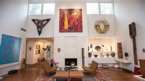 Art collectors' home built to show off nature's beauty too