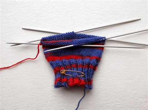 Example Of Knitting On Double Pointed Needles