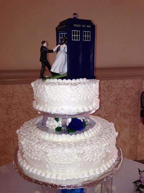 Tardis Wedding Cake Doctor Who Its Bigger On The Inside
