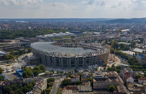 Pierwsze wzmianki o budowie nowego stadionu centralnego w budapeszcie po instalacji krzesełek stadion znacząco zmniejszył swą pojemność, oferując ok. Így áll a Puskás-stadion építkezése « Üllői út 129.