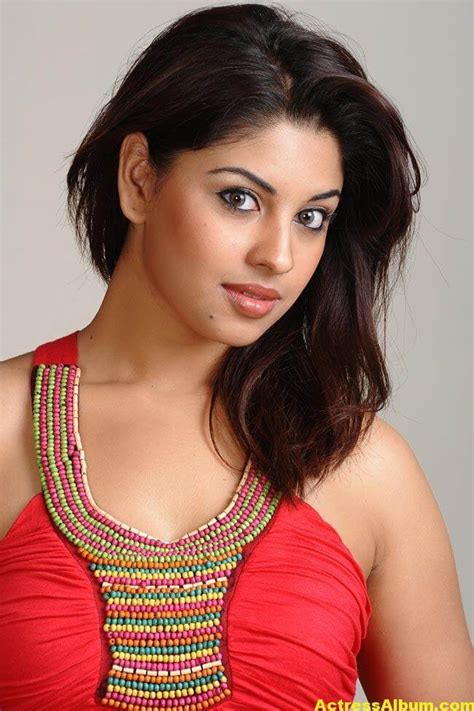 actress richa gangopadhyay hot in red dress actress album