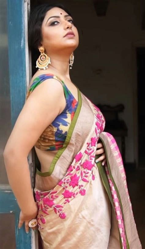 Pin On Aunty In Saree