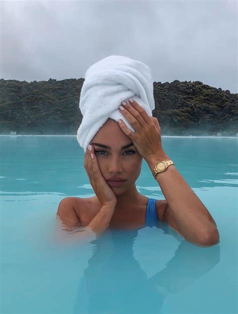 Blue Lagoon Iceland 🇮🇸 Uploaded By Sh4nvers Photoshoot Blue Lagoon Iceland Beach Poses