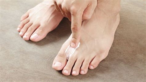 How To Stop Itchy Feet Fast And Naturally 6 Tips