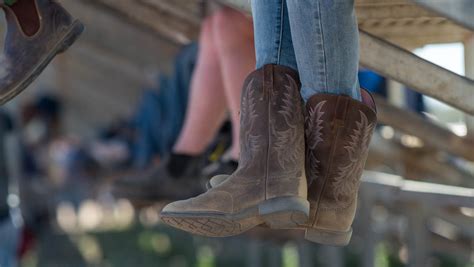How To Wear Cowboy Boots In The Summer Quick Step Topshoeslist