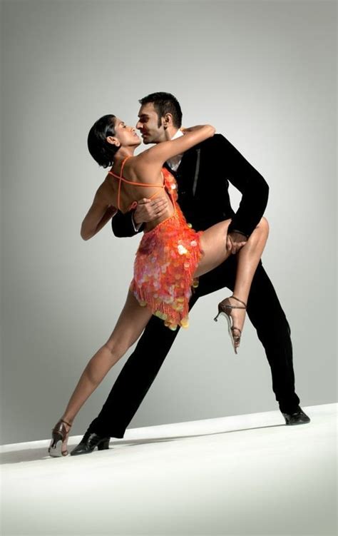 Pin By Art Gallery On Tango Dancers Tango Dancers Dance Poses Salsa Dancing