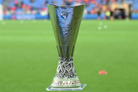 It weighs 15 kgs and is made up of silver on a marble base. Europa League: Arsenal to face Swedish club Ostersunds; Napoli vs Leipzig - myKhel