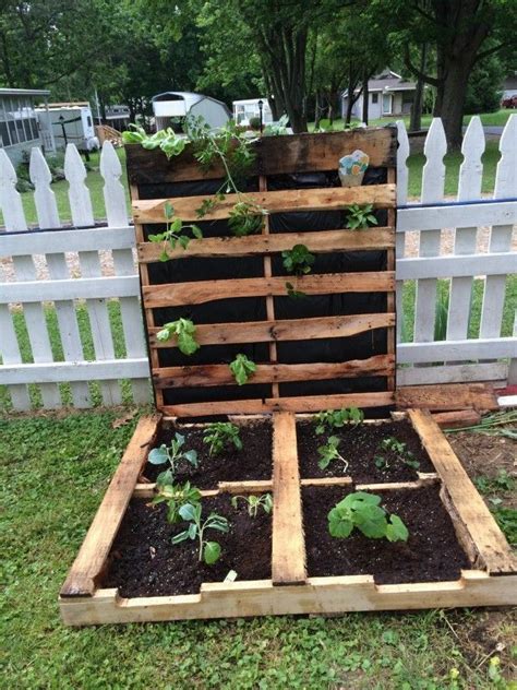 Building a raised bed is an easy weekend activity that will reap the rewards of homegrown fruits and veggies, as well as boost your diy morale. How To Make Your First Pallet Garden • 1001 Pallets ...