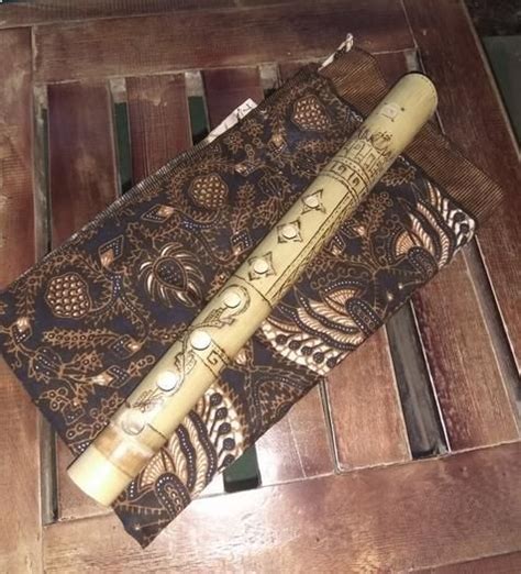 Untuk menghasilkan suara yang merdu, angklung biasanya selanjutnya ada alat musik asal tanah rote, nusa tenggara timur yakni sasando. Alat Musik Sasando Berasal Dari Daerah Mana - alatkuba