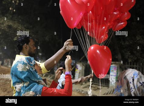Street Balloon Sellers Hi Res Stock Photography And Images Alamy