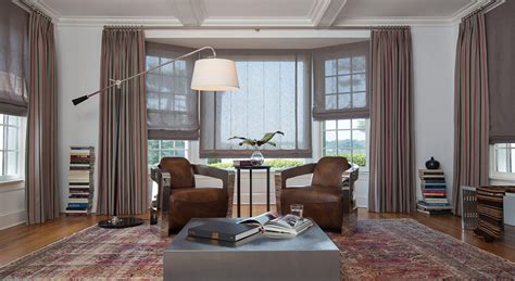 Below are a few of our favorite bay window treatment ideas with shades and drapes to provide you with some ideas of inspiration! Different Classes of Shades for Bay Windows - TheyDesign ...