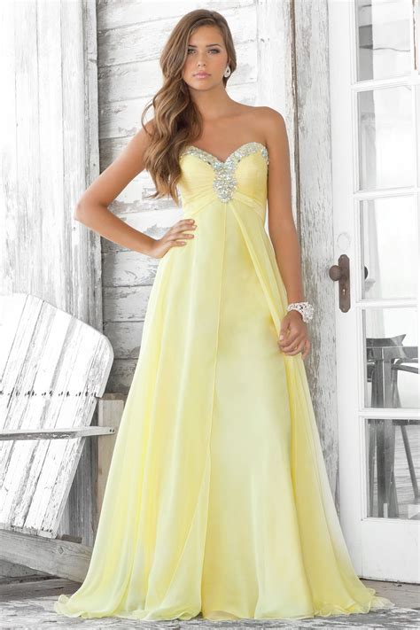 Stunning Prom Dresses Inspiration