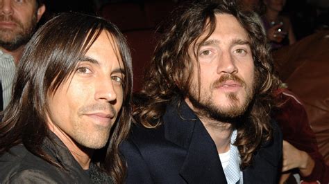 Red hot chili peppers (найдено 199 песен). John Frusciante Rejoins Red Hot Chili Peppers | Pitchfork