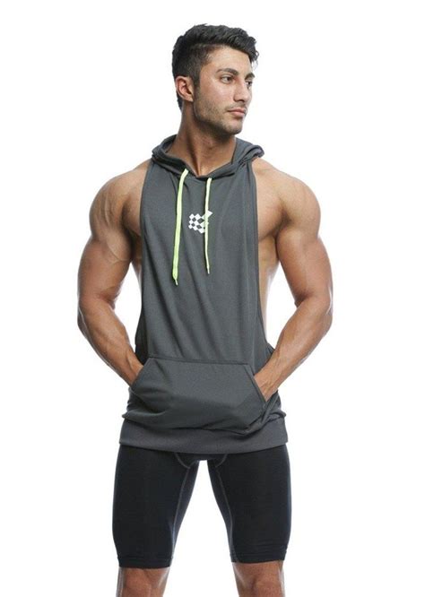 Fitness Clothing Ideas For Cool Men Who Are Stunning Sport Outfit