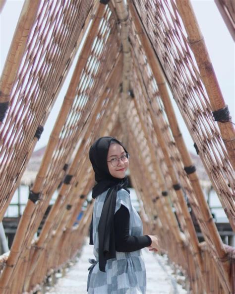 Selain menjadi tempat wisata keluarga, wisata hutan pinus precet kerap dijadikan sebagai tempat untuk acara kemah sekolah dan gathering. Asri dan Unik, Nikmati Wisata Hutan Mangrove Wonorejo di Surabaya