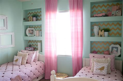 Choose a minty green for freshness. GOLD, PINK, AND VERY CHIC…Little Girls Bedroom Design » B ...