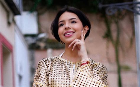 Ngela Aguilar Reacciona A Vestido Que Us En Latin Grammy Chic Magazine