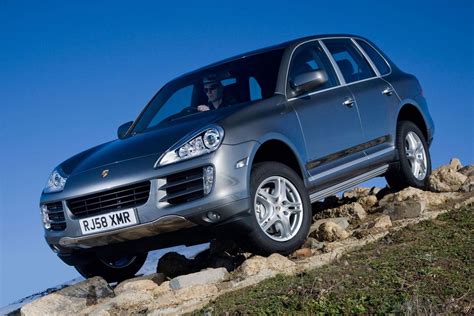 The chevrolet traverse has four doors and the ability to accommodate 8 passengers at the same time. Top 10: Used SUVs for £15,000 | Top 10 Cars | Honest John