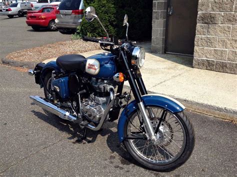 Royal enfield classic 500 is one of the best selling motorcycles in the brand's stable. Royal Enfield Classic 500 Lagoon motorcycles for sale
