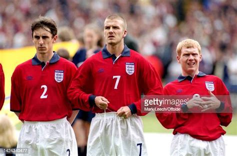Paul Scholes Gary Neville Photos And Premium High Res Pictures Getty