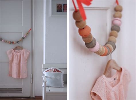 Klassische garderobenständer sind beweglich und flexibel, so dass man ihren standort leicht wechseln kann. Garderobenständer Kinder Diy / Kinder Garderobe Einfach ...