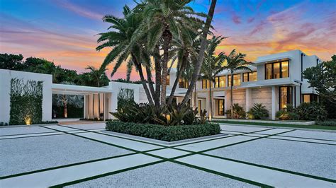 Palm Beach ‘spec House Listed At 140 Million Lands Under Contract
