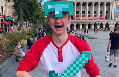 Everything Players Need To Know About Minecraft Streamer Tommyinnit