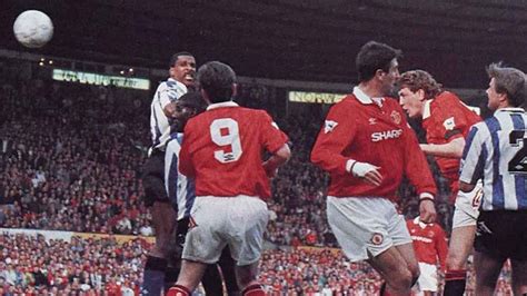 30th Anniversary Of Man Utd 2 1 Sheffield Wednesday In 199293 Premier League Title Race On 10