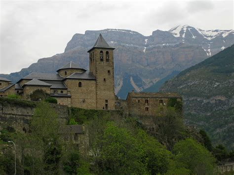 World Hold On Jordi Valbuenas Photography And Travel Blog Huesca