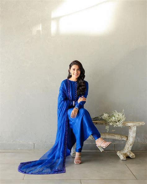 Ayeza Khan Looks Gorgeous In The Blue Dress Pictures
