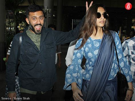 Aww Sonam Kapoor And Anand Ahuja Are One Stylish Couple At The Airport