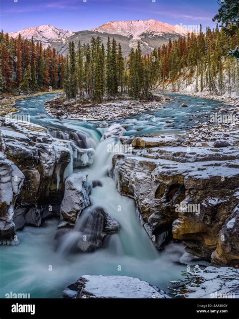 Sunwapta Canyon Alberta Canada Hi Res Stock Photography And Images Alamy