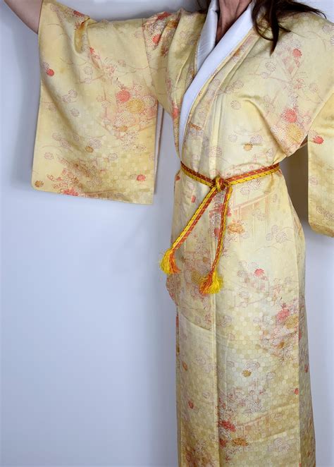 Japanese Vintage Kimono Robe Silk With Elegant Flower Pattern Silk Obijime Belt Gown Silk