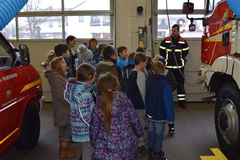 Besuch Der Feuerwehr Grundschule Einberg